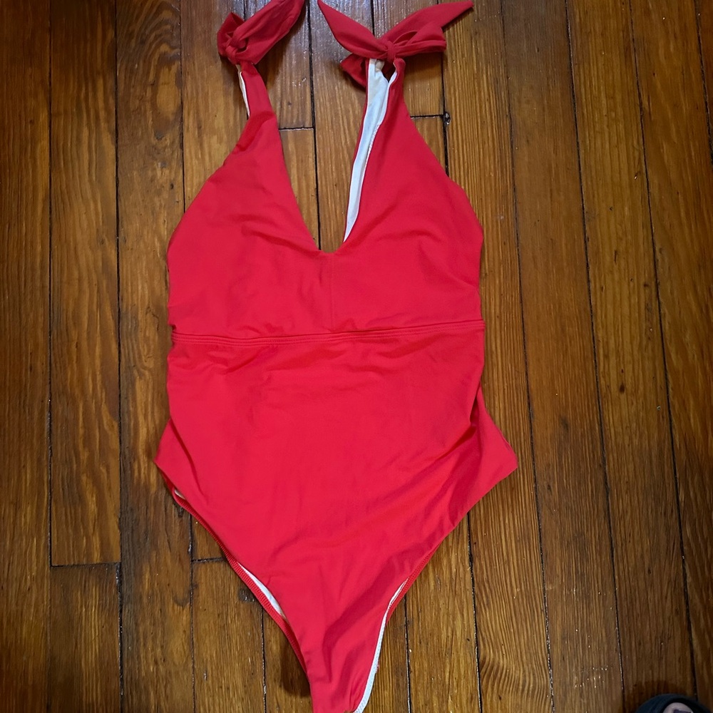 One piece swimming suit